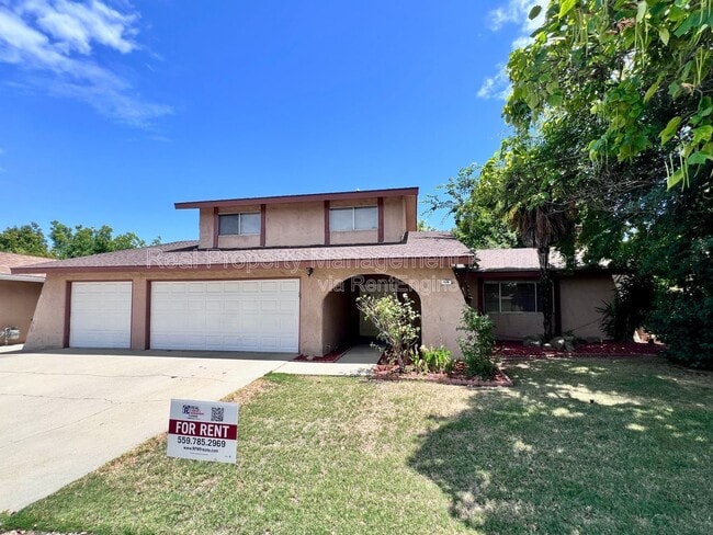 Building Photo - 404 N Villa Ave