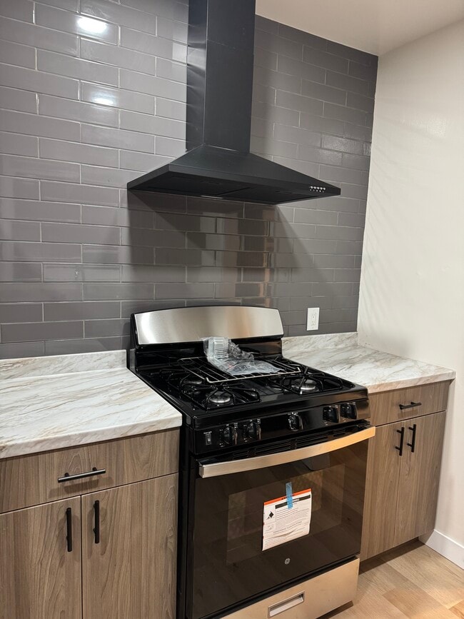 Foto del edificio - 13345 Burbank Blvd