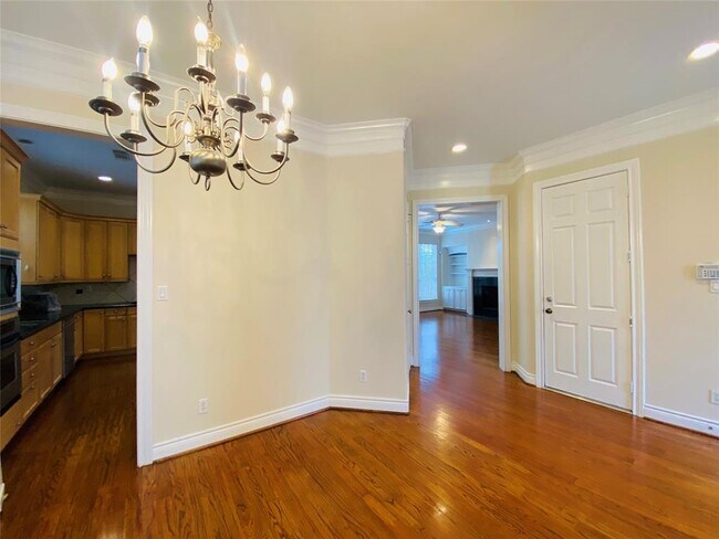 Foto del edificio - 3214 S Pemberton Cir Dr
