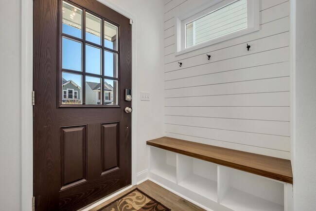 Foto del edificio - 458 Grand Oaks Rd