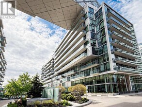Building Photo - 39 Queens Quay E