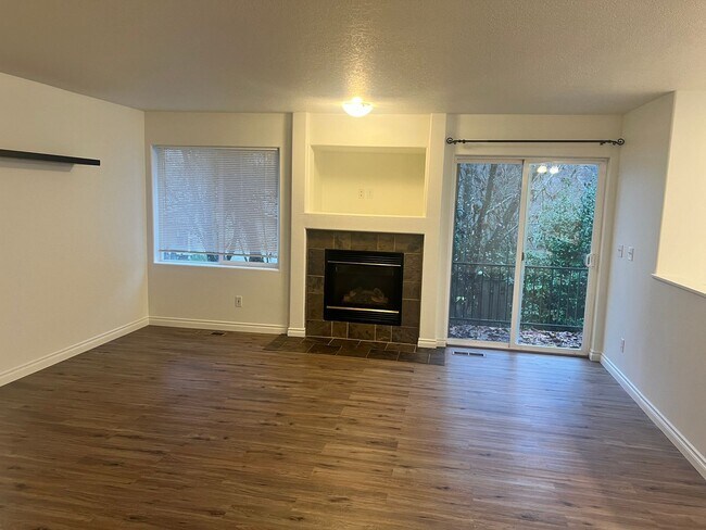 Foto del edificio - Single Family Home With New Flooring in Great Wilsonville Neighborhood! - Half off 1st Month's Rent!