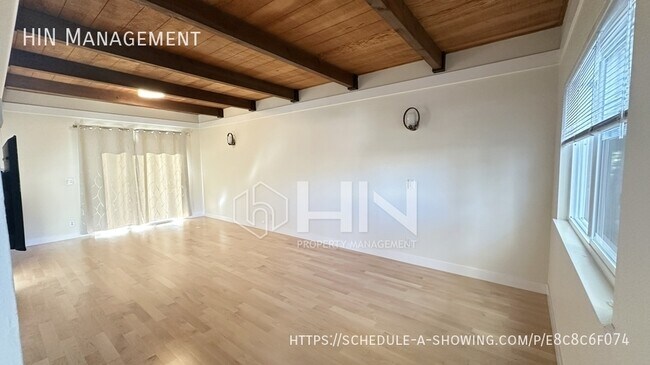 Foto del edificio - 532 Tyrella Ave
