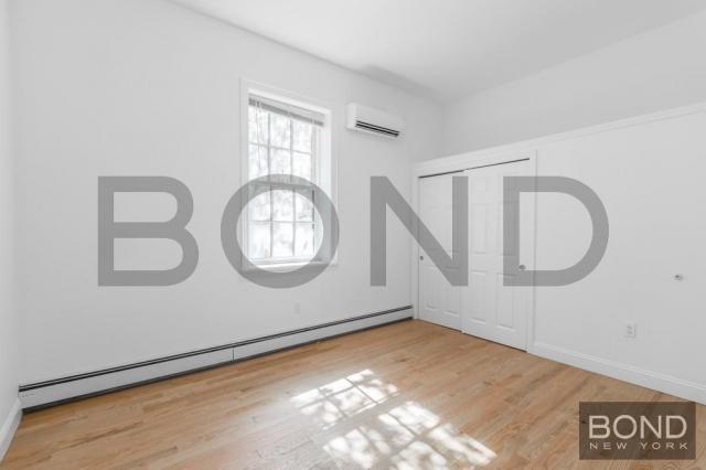 Building Photo - 3 bedroom in NEW YORK NY 10011