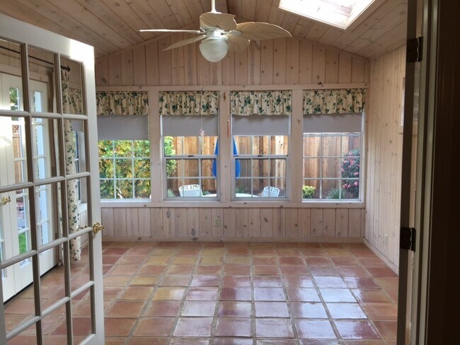 Foto del edificio - Willow Glen 3 bedroom home