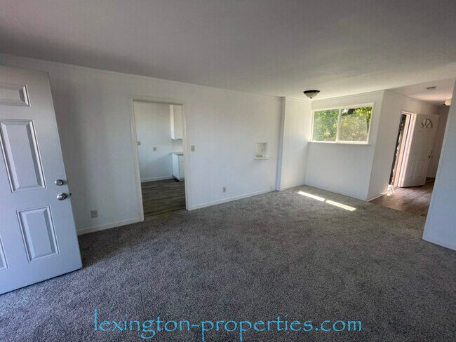 Foto del edificio - Beautiful, Unique and Updated, 2BD/1BA, Ho...