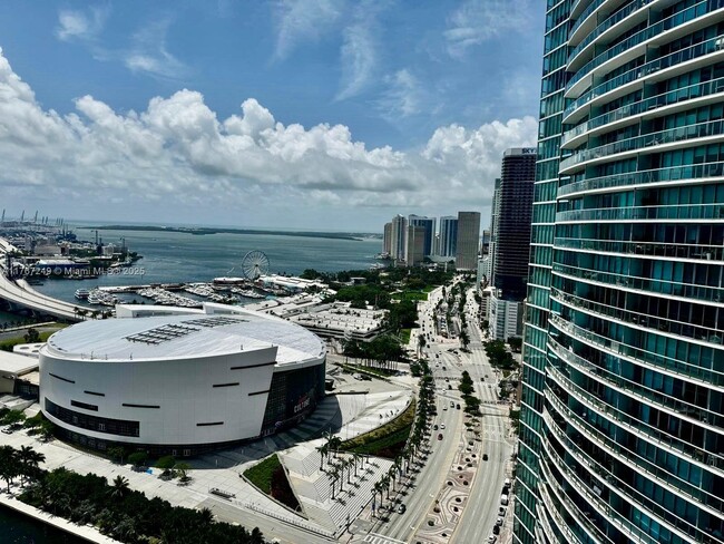 Foto del edificio - 900 Biscayne Blvd