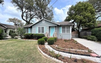 Building Photo - 4233 Colonial Ave