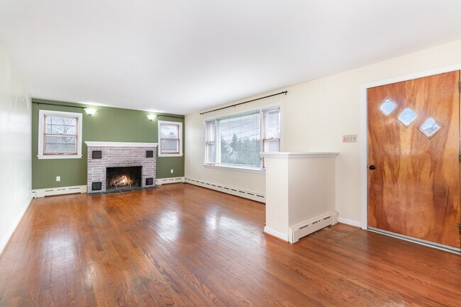 Foto del edificio - 388 Pleasant View Rd