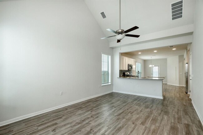 Building Photo - 713 Falkland Trace