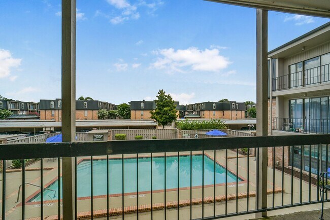 Foto del edificio - 2400 N Braeswood Blvd
