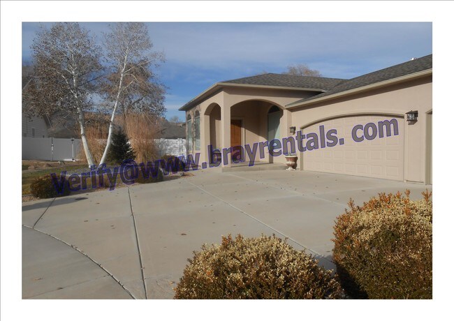 Building Photo - 2208 Victorian Ct