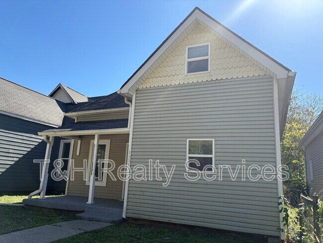 Building Photo - 1551 W New York St
