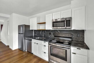 Building Photo - 1832 Charles Ct