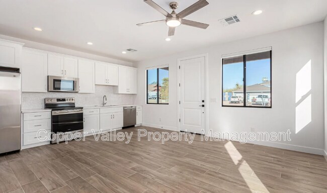Foto del edificio - 35852 N 10th St