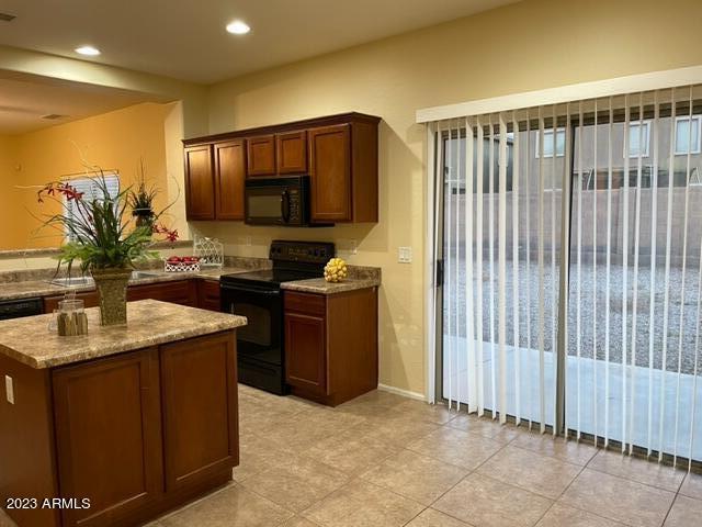 Foto del edificio - 699 W Fruit Tree Ln