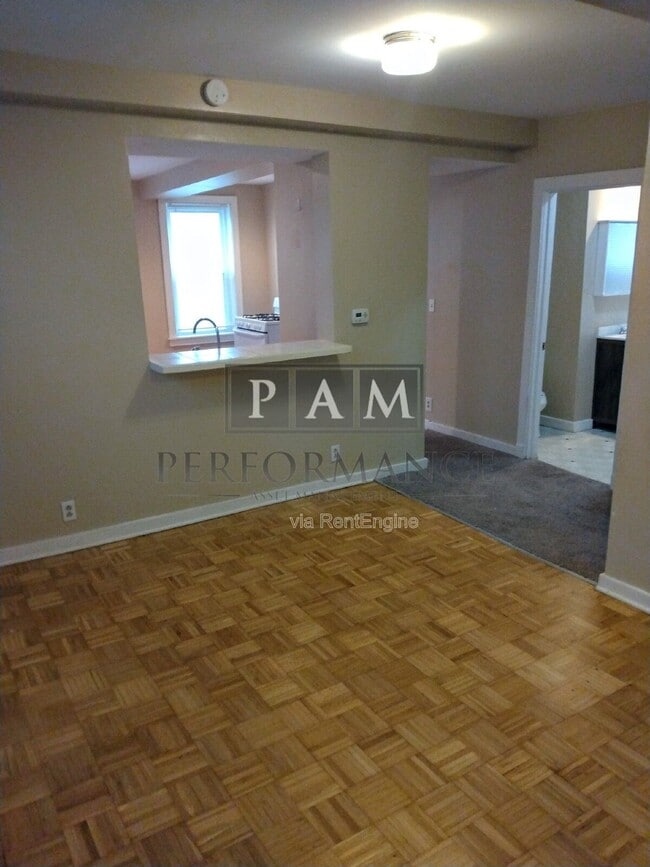 Foto del edificio - 1521 N Jefferson St