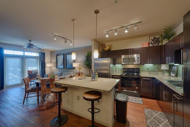 Foto del edificio - 8877 Lakes at 610 Dr