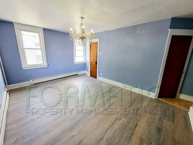 Building Photo - Two Story Apartment - 2 Bedrooms and 1 Bat...