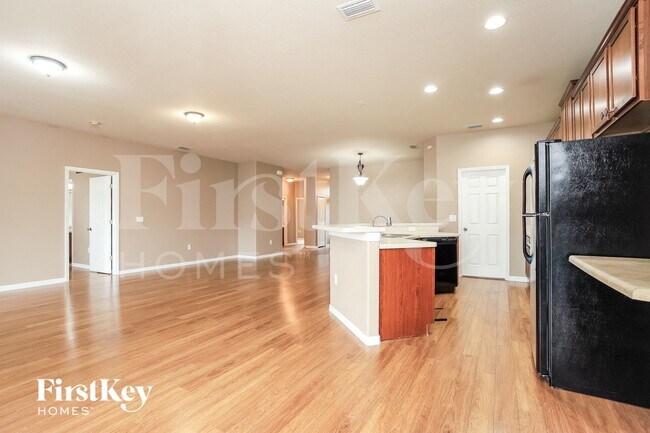 Foto del edificio - 5658 Forest Ridge Dr