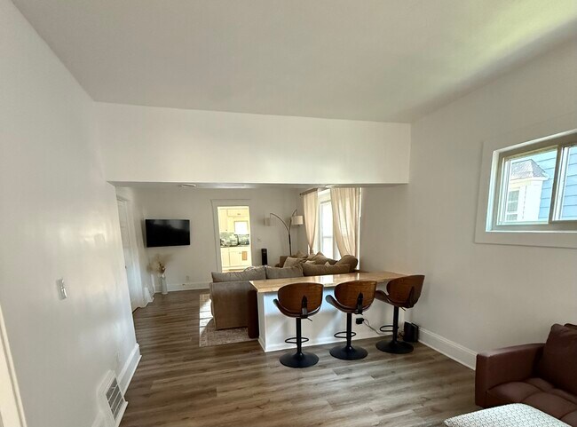 Foto del edificio - 3317 W 41st St