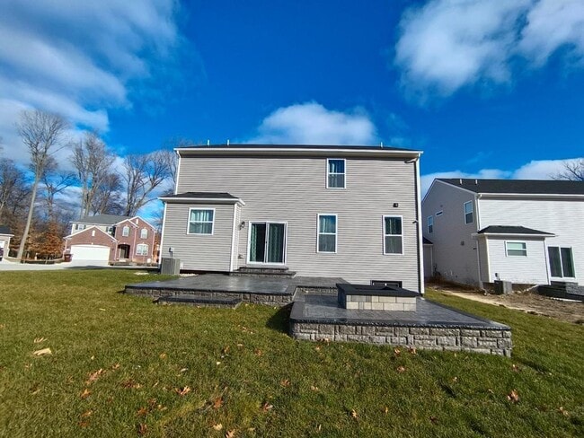 Building Photo - 51949 W End Dr