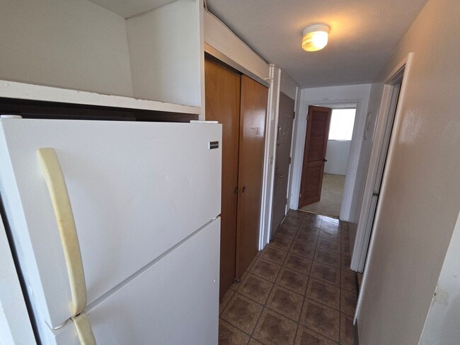 Building Photo - Spacious 1 bedroom ocean view apartment in the Secured Makaha Surfside Complex