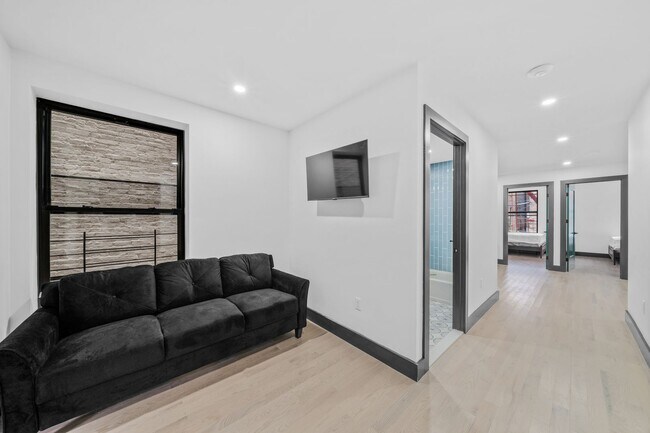 Foto del edificio - Hughes BH LLC (2507)