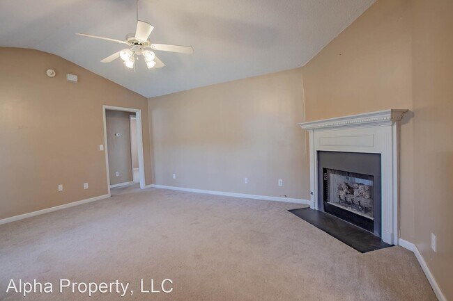 Foto del edificio - 3 br, 2 bath House - 200 Golden Leaf Lane