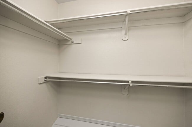 Jordan (Clásico) - 2 dormitorios / 2 baños - 1000 pies cuadrados. - Ashley Square