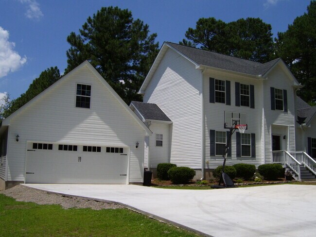 Foto del edificio - 235 Pine Ridge Dr