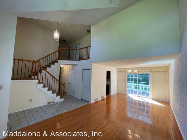 Building Photo - 3 br, 2.5 bath House - 21 Chesterfield Dr