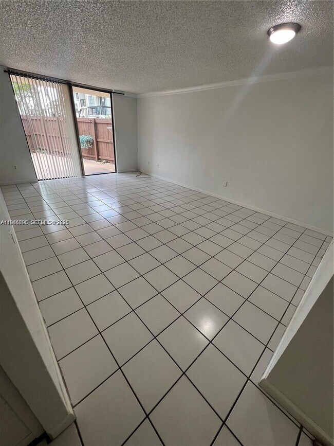 Foto del edificio - 8307 SW 142nd Ave