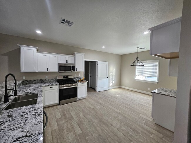 Building Photo - 1 MONTH RENT FREE!!!  BRAND NEW HOME in De...