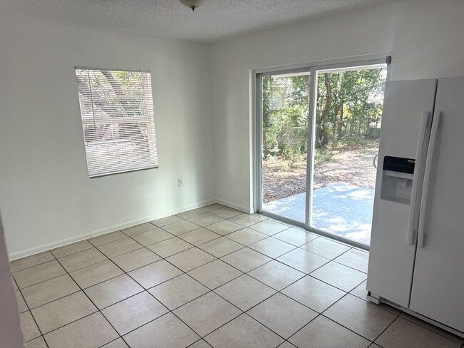 Foto del edificio - 8521 Chinaberry Dr