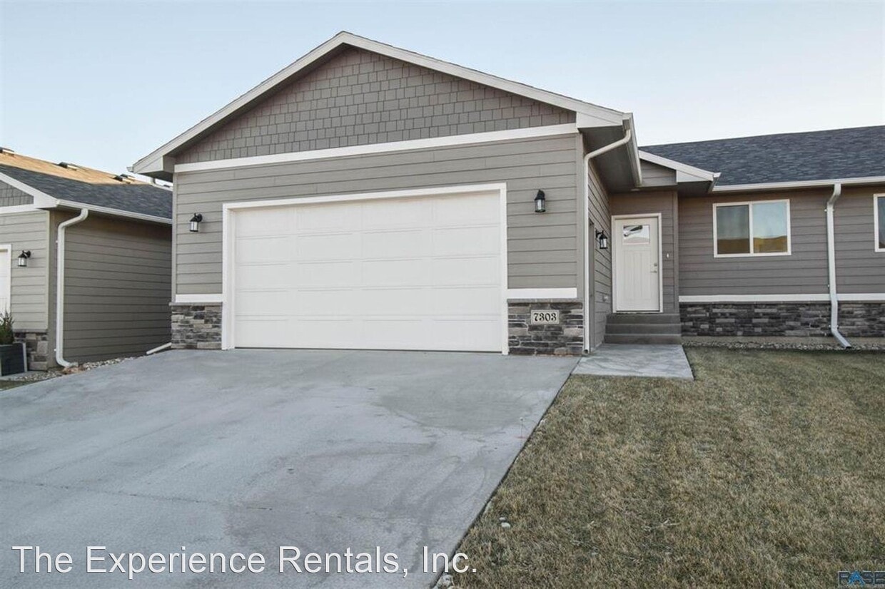 4 br, 3 bath House 7303 E 45th St House Rental in Sioux Falls, SD