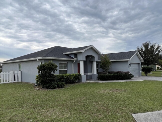 Building Photo - 329 Highland Meadows Dr