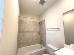 Building Photo - 2519 Dovetail Elm Dr