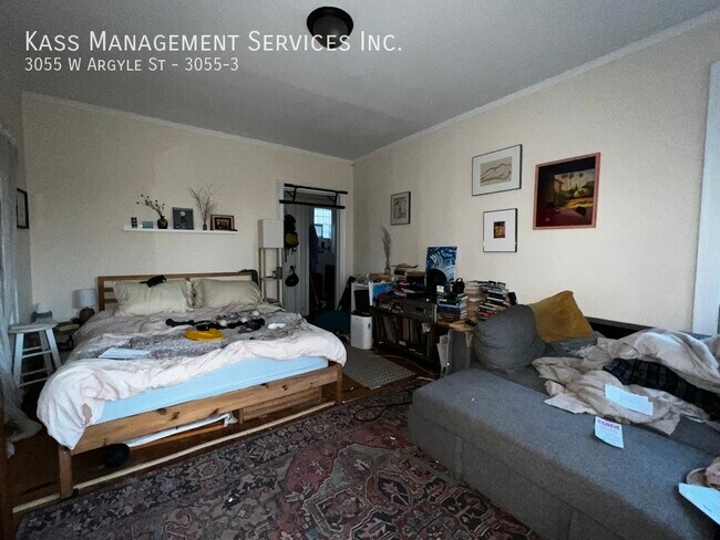 Foto del edificio - 3055 W Argyle St