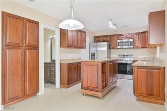 Building Photo - 17040 Golfside Cir