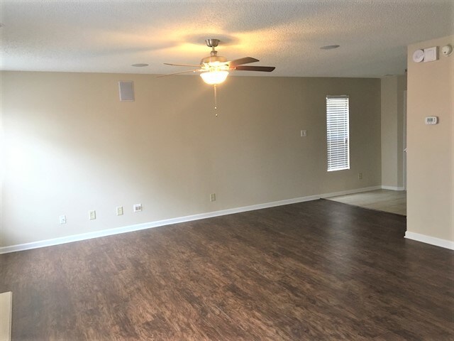 Building Photo - 7129 Sycamore Grove Court