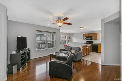Building Photo - 323 Bramblett Hills