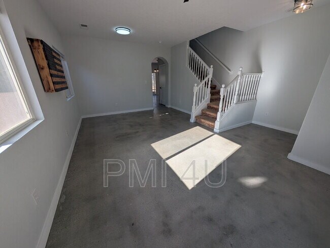 Building Photo - 7105 Casa Elena Dr NE