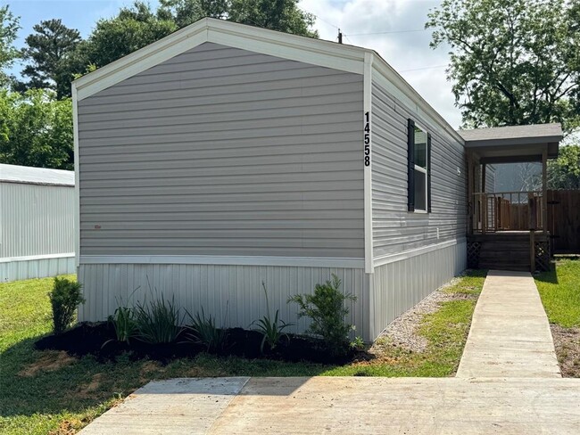 Building Photo - 14558 Enchanted Waters Dr