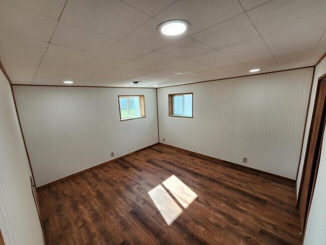Building Photo - 614 N 3rd Ave