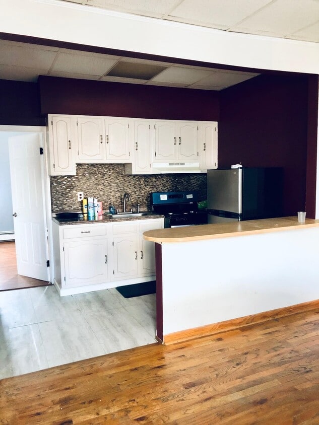 106 Thorne St Unit 2, Jersey City, NJ 07307 Room for Rent in Jersey