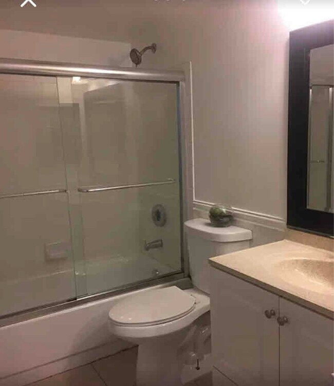 Foto del edificio - 18328 NW 68th Ave