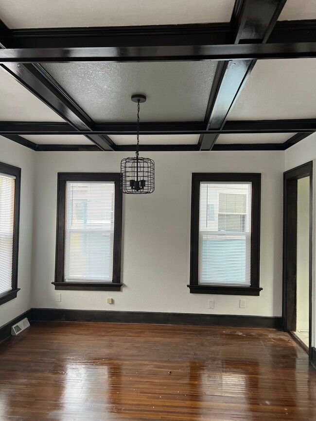 Building Photo - Beautiful Three-Bedroom House in the Old W...
