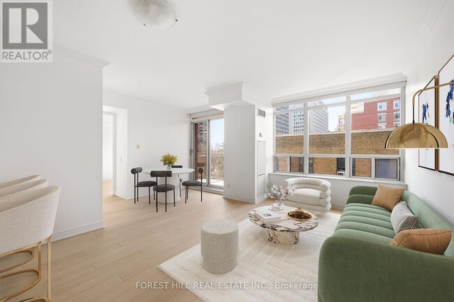 Photo du bâtiment - 60-760 St Clair Ave W