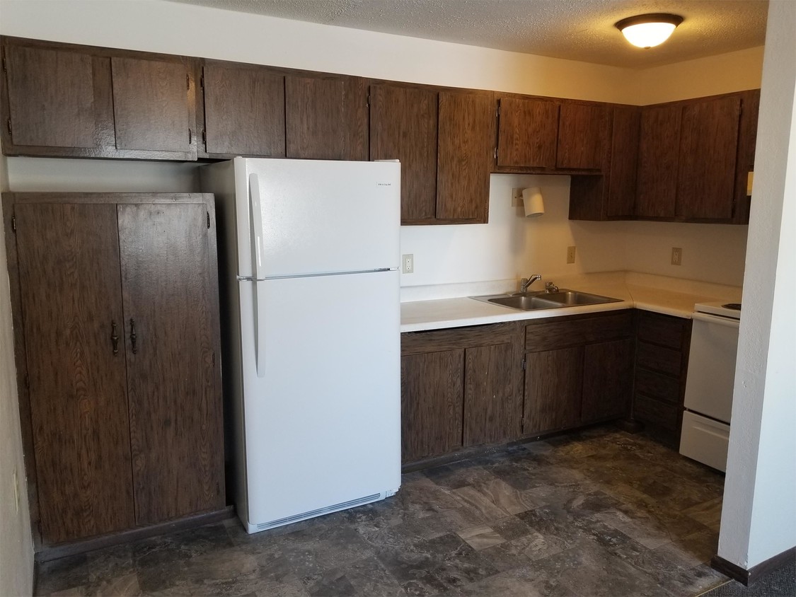Primary Photo - Ashwood Apartments NEW - 501 - #1